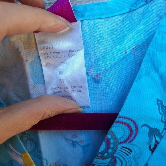 🌟 Disney tinker bell scrub top. The wonderful world of Disney size medium - Picture 2 of 5